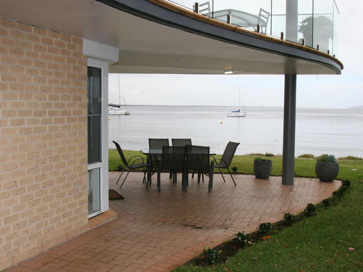 The Clippers 1 Fabulous Waterfront Unit Lejlighed Salamander Bay Eksteriør billede